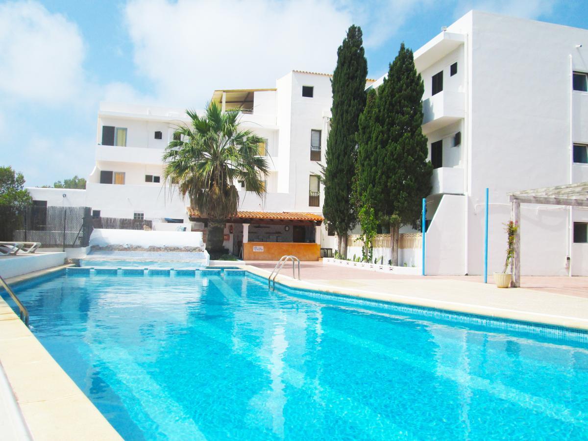 Hostal Santi Es Calo  Exterior photo